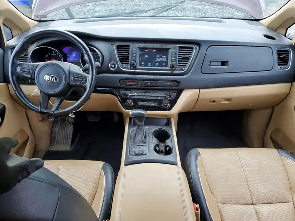 KNDMB5C10J6357870 2018 KIA SEDONA - Image 8