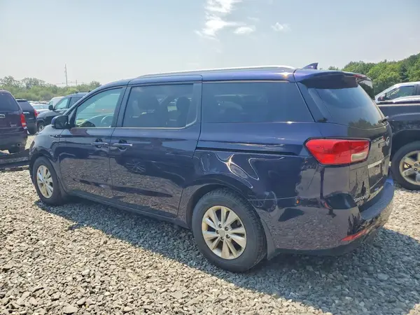 KNDMB5C10J6364138 2018 KIA SEDONA - Image 2