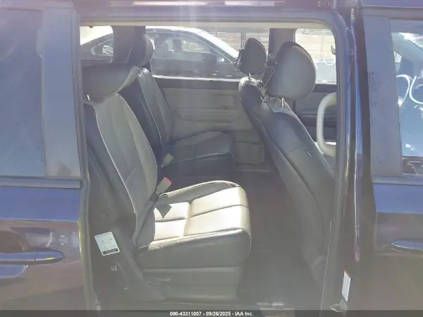 KNDMB5C10J6367945 2018 KIA SEDONA - Image 8