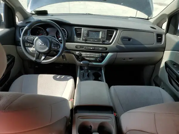 KNDMB5C10J6378850 2018 KIA SEDONA - Image 8