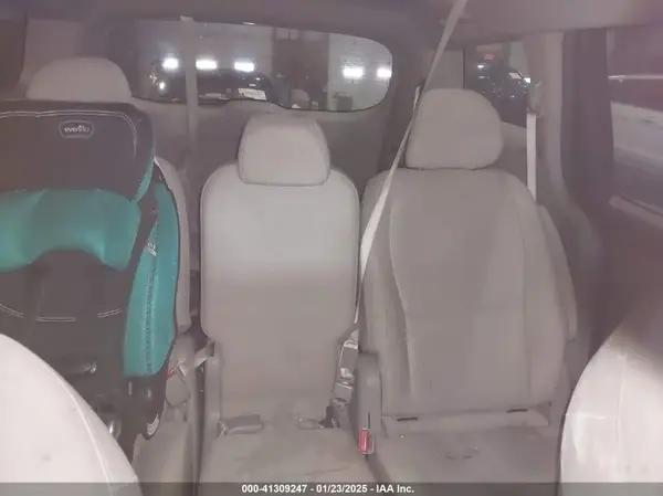 KNDMB5C10J6381313 2018 KIA SEDONA - Image 8