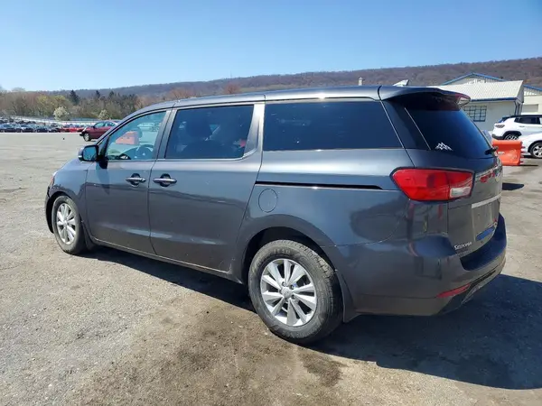 KNDMB5C10J6387810 2018 KIA SEDONA - Image 2