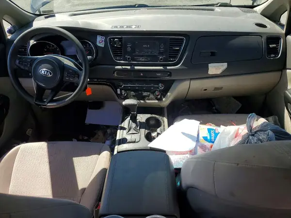 KNDMB5C10J6387810 2018 KIA SEDONA - Image 8