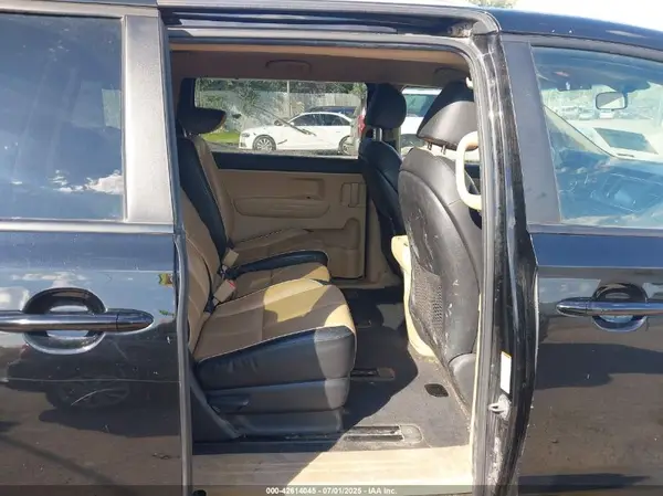 KNDMB5C10J6423849 2018 KIA SEDONA - Image 8