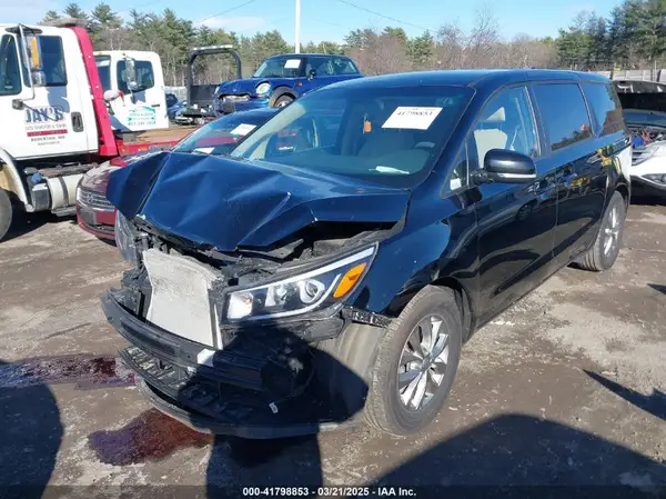 KNDMB5C10K6533494 2019 KIA SEDONA - Image 2