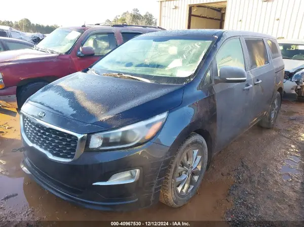 KNDMB5C10K6534676 2019 KIA SEDONA - Image 2