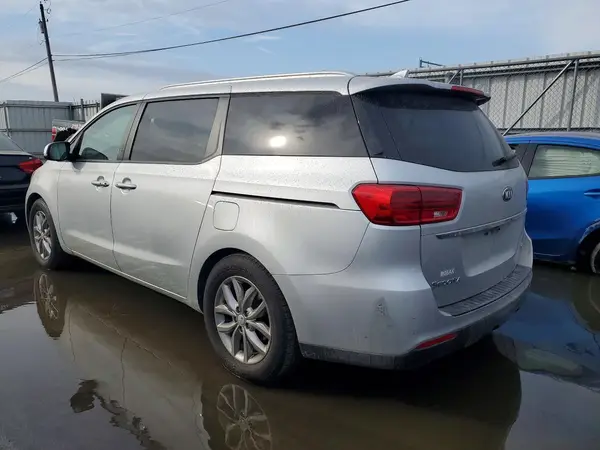 KNDMB5C10K6537030 2019 KIA SEDONA - Image 2