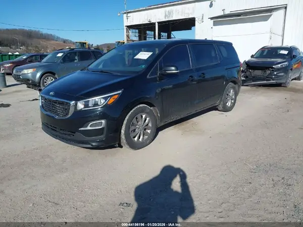 KNDMB5C10K6541028 2019 KIA SEDONA - Image 2