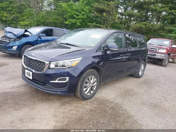 KNDMB5C10K6541322 2019 KIA SEDONA - Image 2