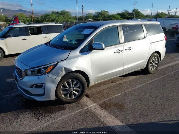 KNDMB5C10K6553700 2019 KIA SEDONA - Image 2
