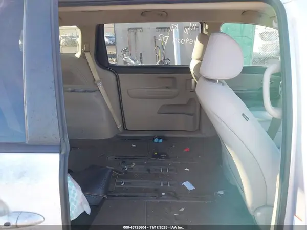 KNDMB5C10K6553700 2019 KIA SEDONA - Image 8