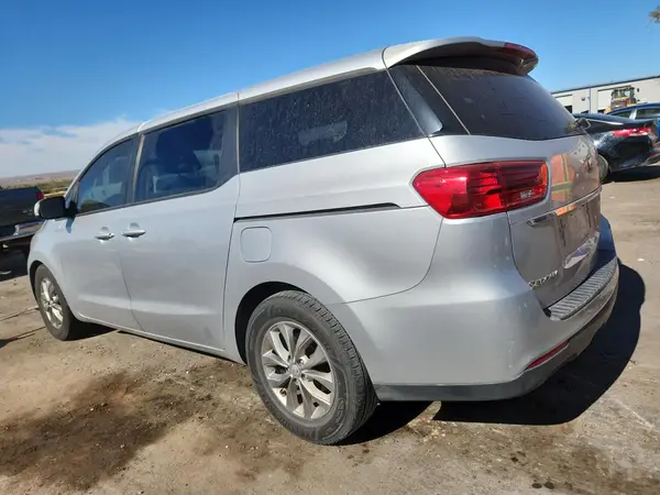 KNDMB5C10L6581756 2020 KIA SEDONA - Image 2