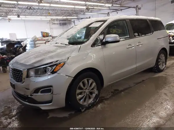 KNDMB5C10L6594023 2020 KIA SEDONA - Image 2