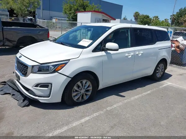 KNDMB5C10L6616411 2020 KIA SEDONA - Image 2