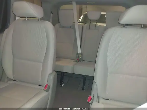 KNDMB5C10M6668560 2021 KIA SEDONA - Image 8