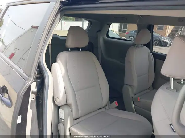 KNDMB5C10M6671247 2021 KIA SEDONA - Image 8