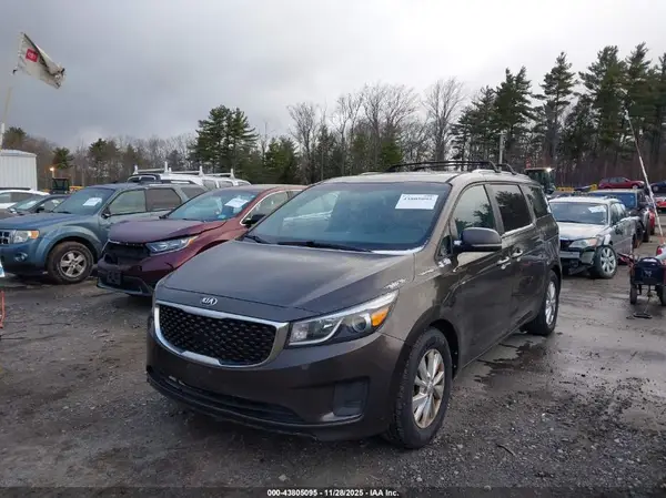 KNDMB5C11G6084768 2016 KIA SEDONA - Image 2
