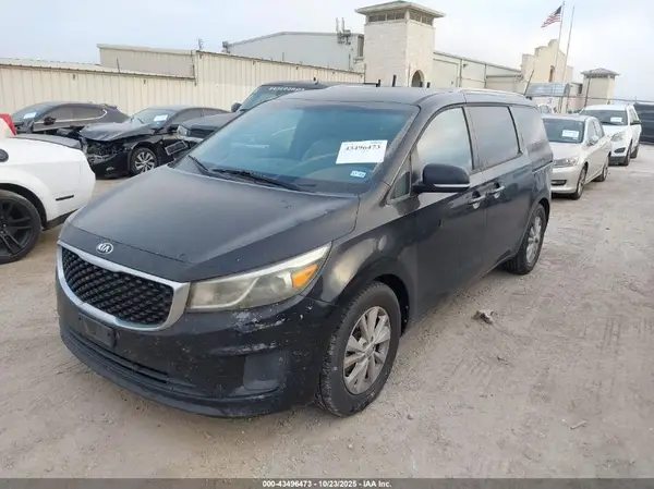 KNDMB5C11G6091929 2016 KIA SEDONA - Image 2