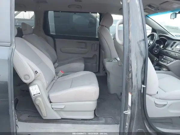 KNDMB5C11G6091929 2016 KIA SEDONA - Image 8