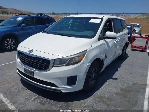 KNDMB5C11G6092904 2016 KIA SEDONA - Image 2
