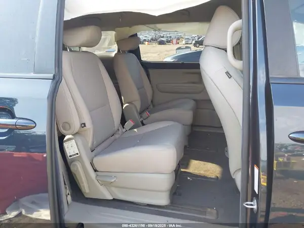 KNDMB5C11G6097679 2016 KIA SEDONA - Image 8