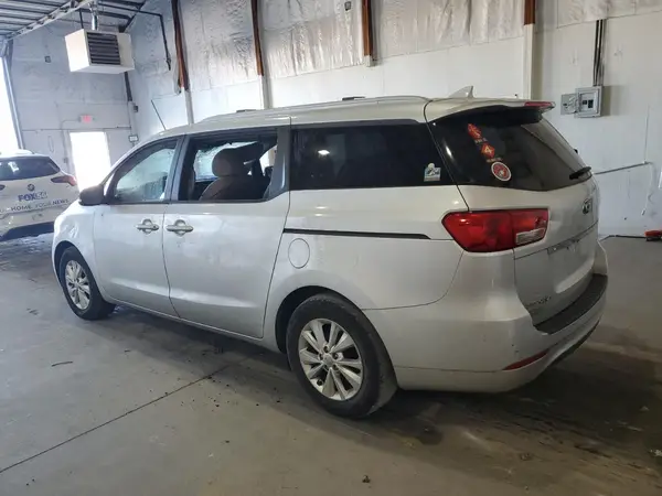 KNDMB5C11G6104601 2016 KIA SEDONA - Image 2