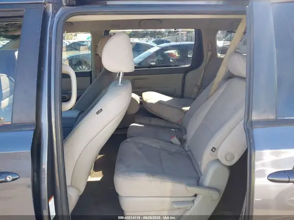 KNDMB5C11G6114299 2016 KIA SEDONA - Image 8