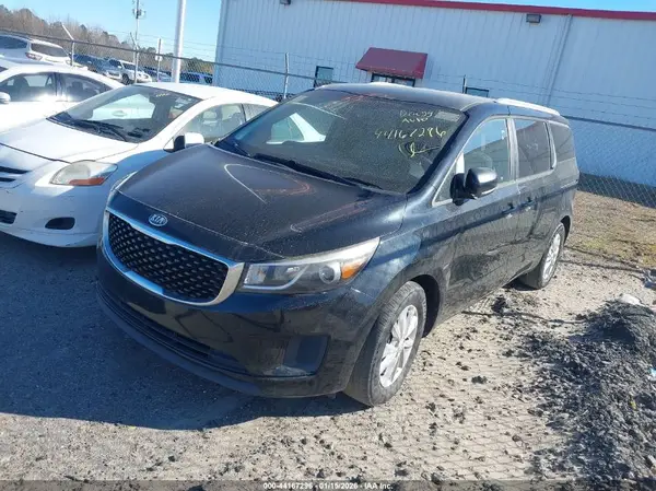KNDMB5C11G6130079 2016 KIA SEDONA - Image 2