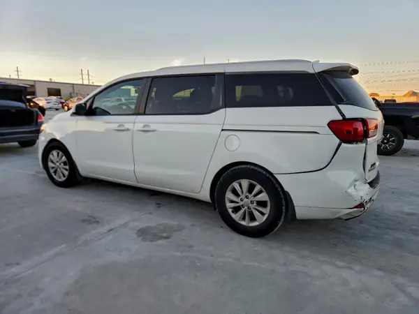 KNDMB5C11G6132513 2016 KIA SEDONA - Image 2