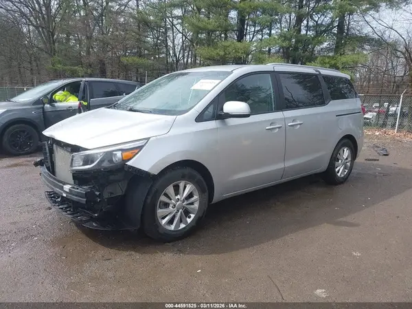 KNDMB5C11G6136643 2016 KIA SEDONA - Image 2