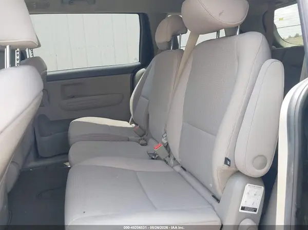 KNDMB5C11G6142796 2016 KIA SEDONA - Image 8