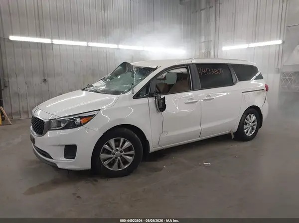 KNDMB5C11G6145522 2016 KIA SEDONA - Image 2