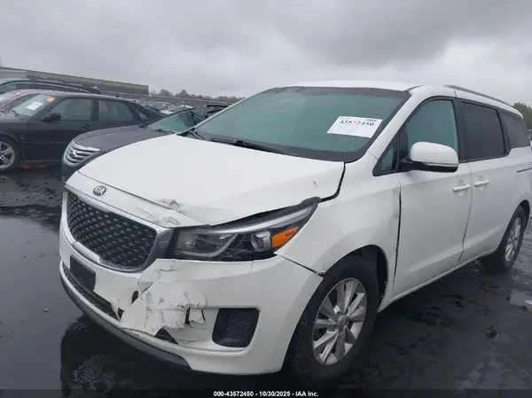 KNDMB5C11G6146573 2016 KIA SEDONA - Image 2