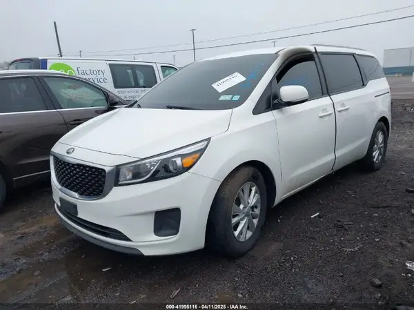 KNDMB5C11G6146931 2016 KIA SEDONA - Image 2