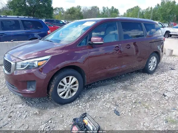KNDMB5C11G6161218 2016 KIA SEDONA - Image 2