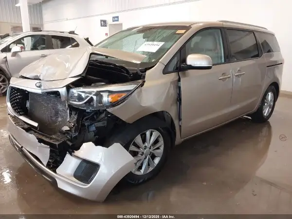 KNDMB5C11G6164734 2016 KIA SEDONA - Image 2