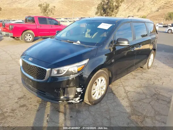 KNDMB5C11G6178083 2016 KIA SEDONA - Image 2