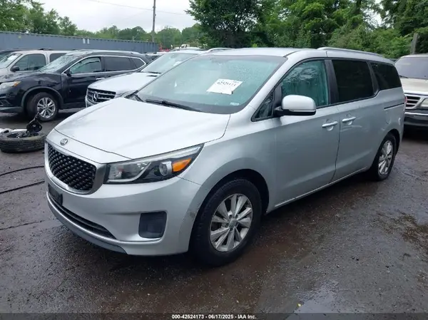 KNDMB5C11G6188094 2016 KIA SEDONA - Image 2