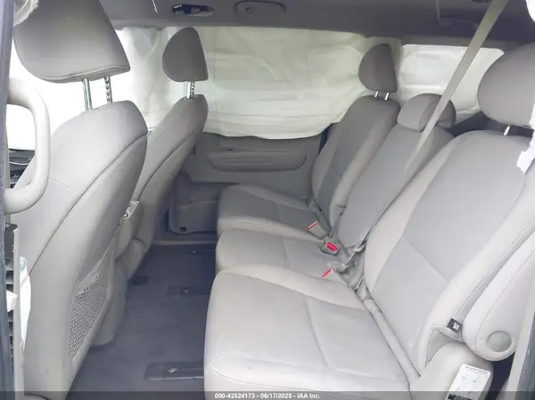 KNDMB5C11G6188094 2016 KIA SEDONA - Image 8
