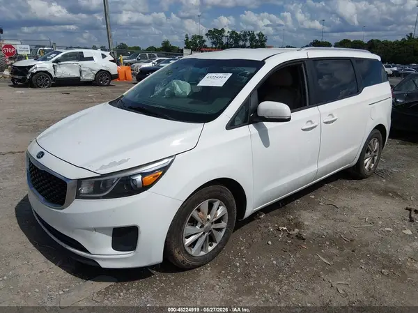 KNDMB5C11G6195207 2016 KIA SEDONA - Image 2