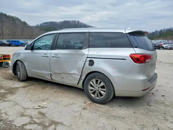 KNDMB5C11G6195398 2016 KIA SEDONA - Image 2