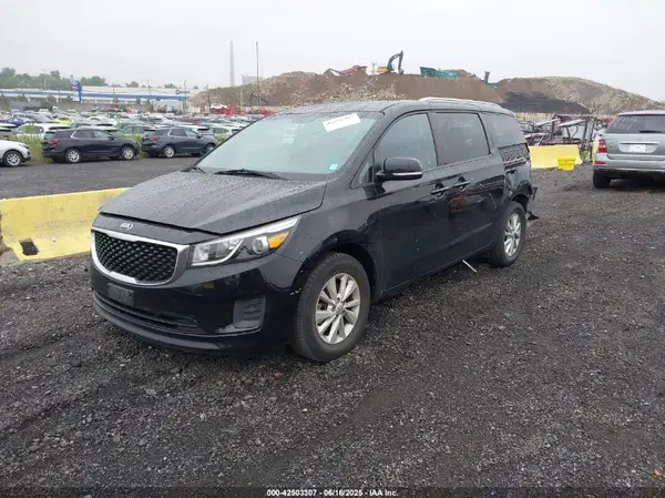 KNDMB5C11G6198382 2016 KIA SEDONA - Image 2