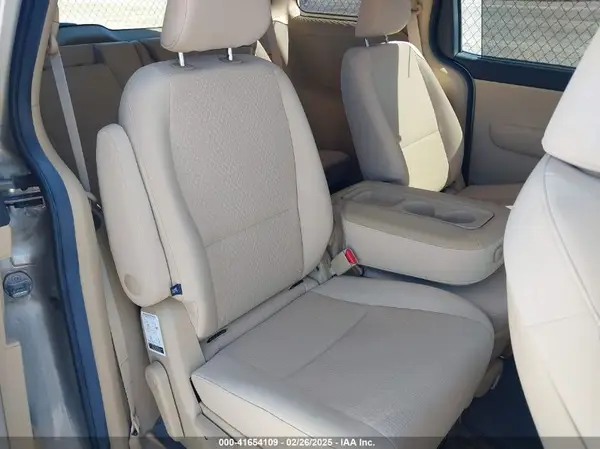KNDMB5C11G6200227 2016 KIA SEDONA - Image 8