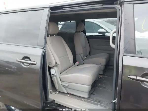 KNDMB5C11G6201717 2016 KIA SEDONA - Image 8