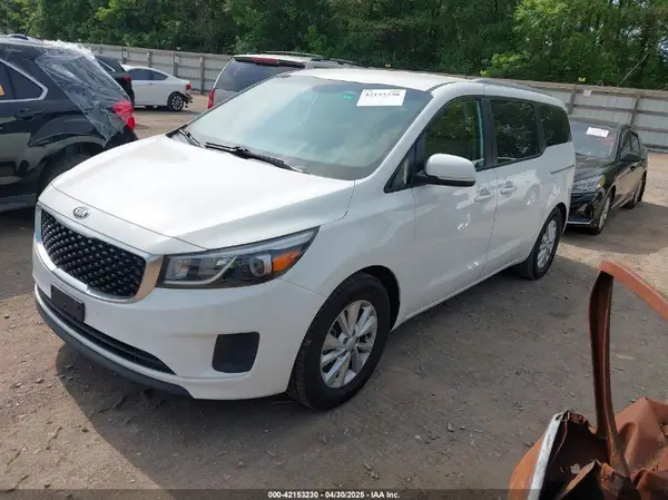 KNDMB5C11G6204116 2016 KIA SEDONA - Image 2