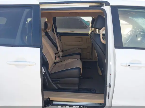 KNDMB5C11G6209459 2016 KIA SEDONA - Image 8