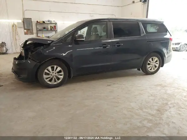 KNDMB5C11G6210255 2016 KIA SEDONA - Image 2