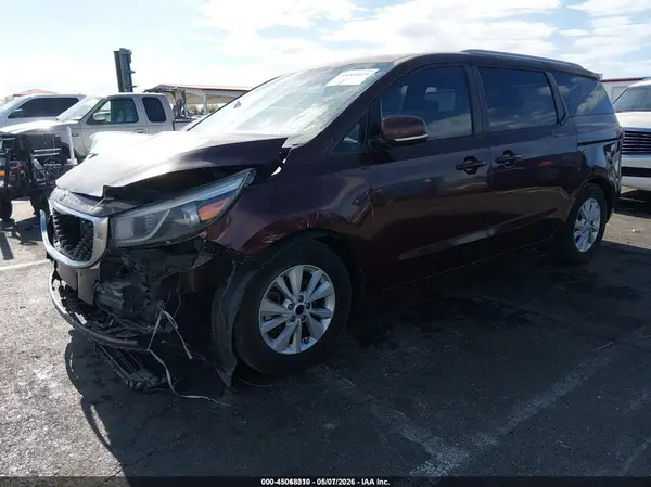 KNDMB5C11G6214547 2016 KIA SEDONA - Image 2