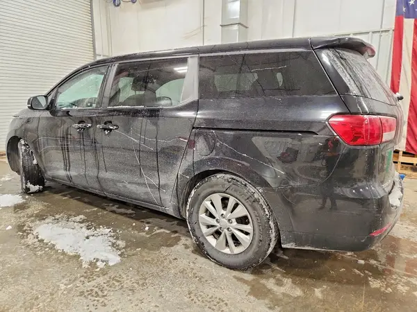 KNDMB5C11H6217787 2017 KIA SEDONA - Image 2
