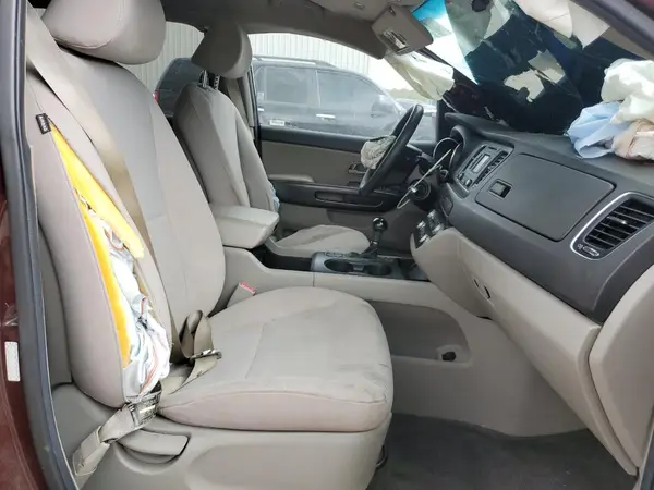 2017 KIA SEDONA auction photo 7